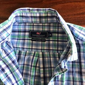 Vineyard vines male shirt